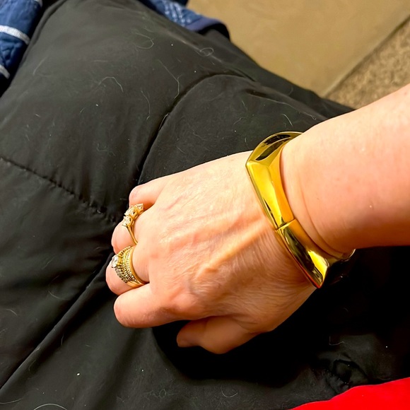 Vintage Gold filled classy bracelet with a well made hinge. Christmas box. - Picture 5 of 9